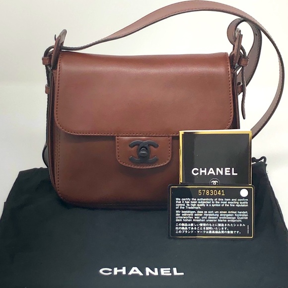 CHANEL Handbags - NWT VTG Chanel Smooth Classic Flap Bag Light Brown